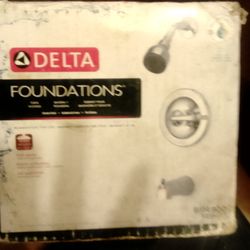 Delta Shower Head B114900c