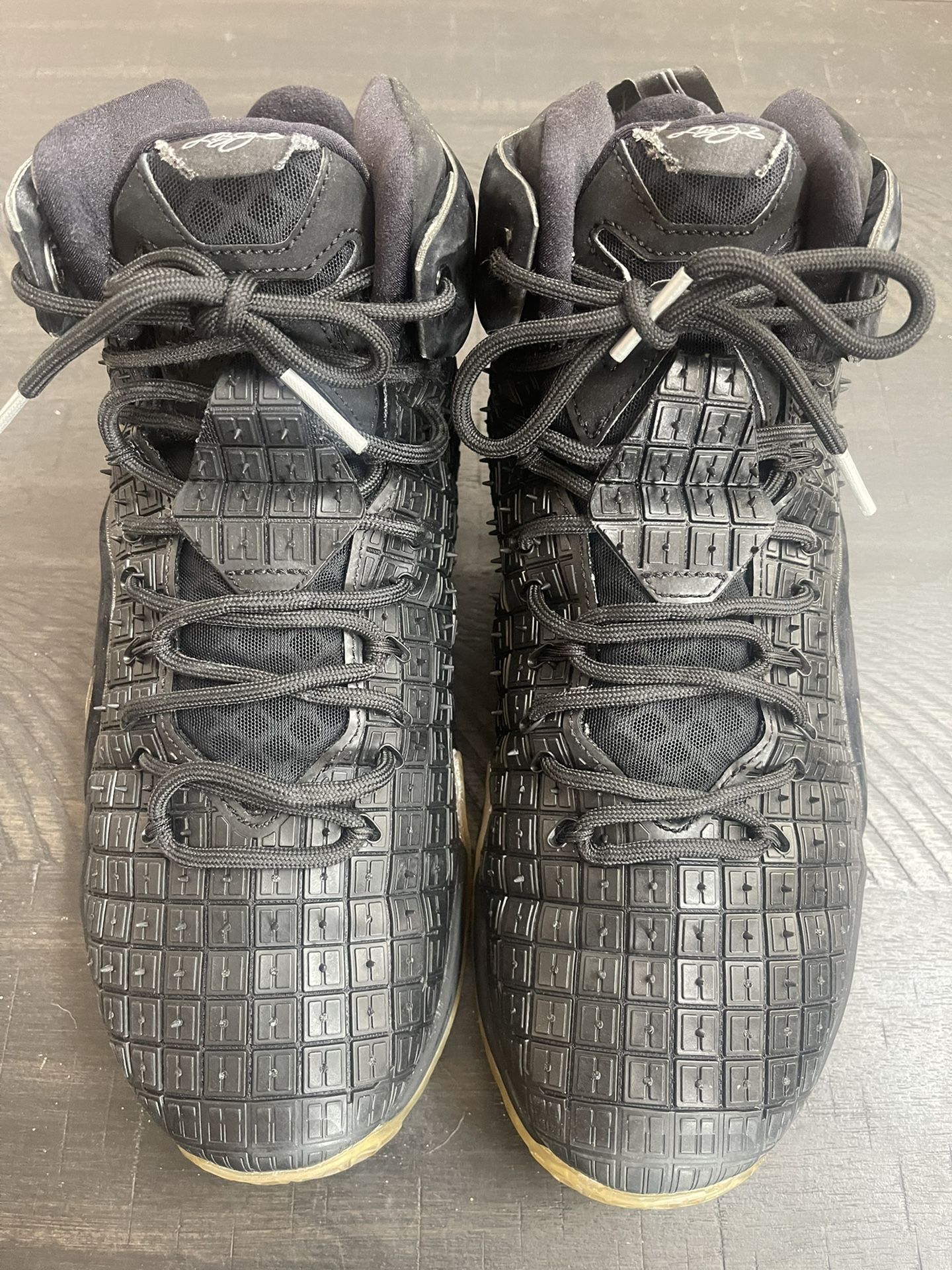 Size 9.5 Nike Lebron 12 Xl EXT High RUBBER CITY Black Gum Men s shoes