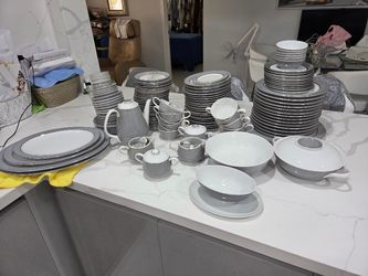 Easterling Majestic Fine China Set – Germany – Platinum Trim