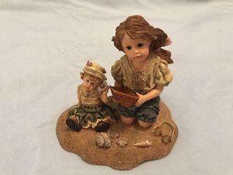 Boyd bear Yesterday’s child, Lucinda and Dawn, By the sea 5E