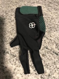McDermott Billiard Glove