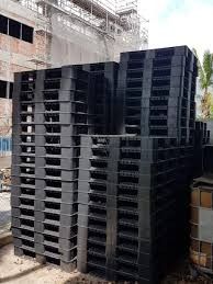 10 Super Heavy Duty Plastic Pallets