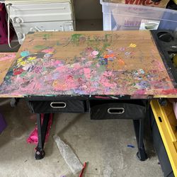 FREE Children’s Craft Desk