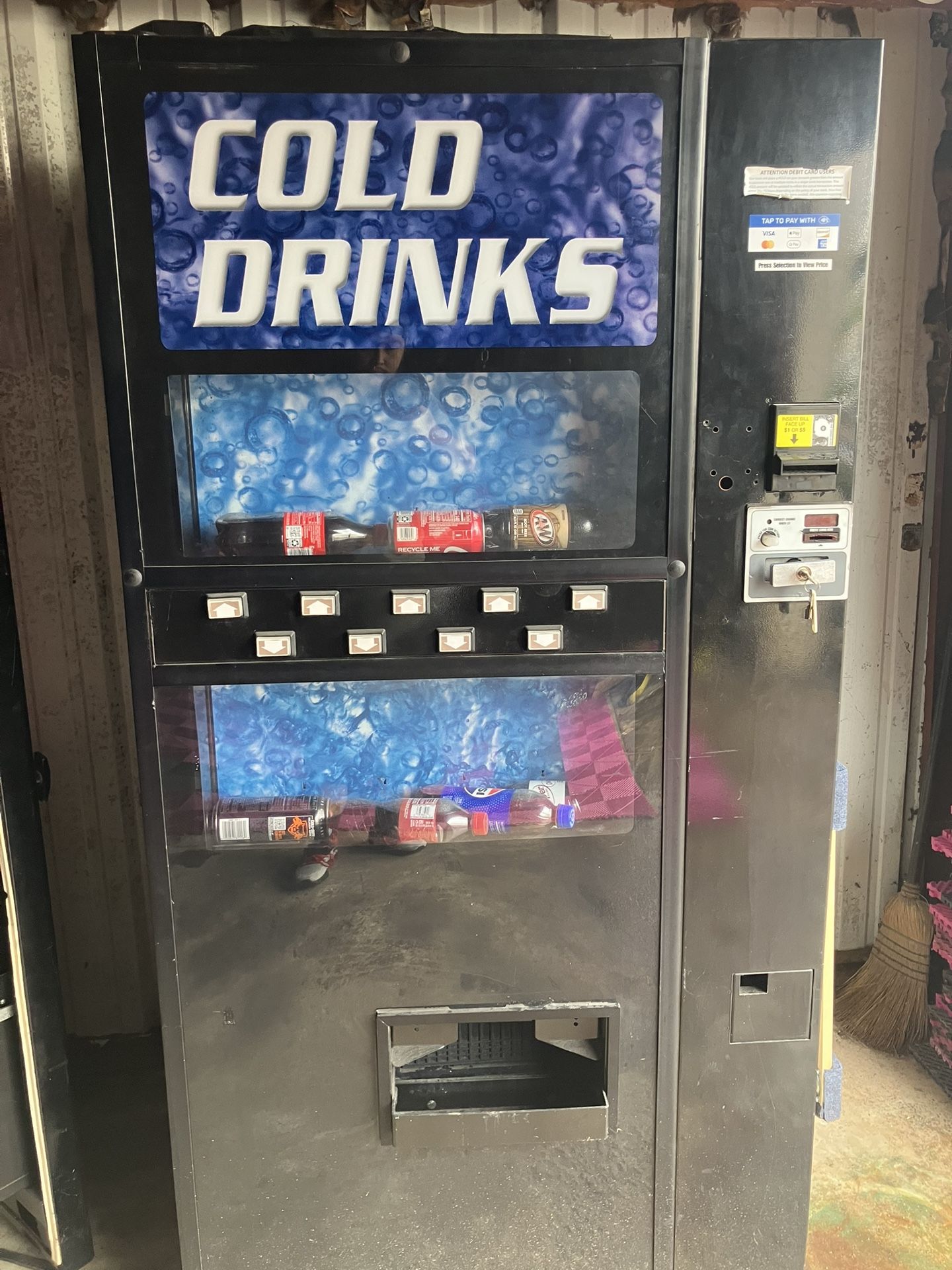 Snack And Drink Vending Machine