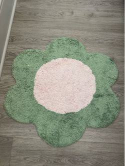 Green & Pink Flower-Shaped Shag Accent Rug