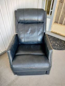 Comfortable Hulala Home manual recliner in great condition.