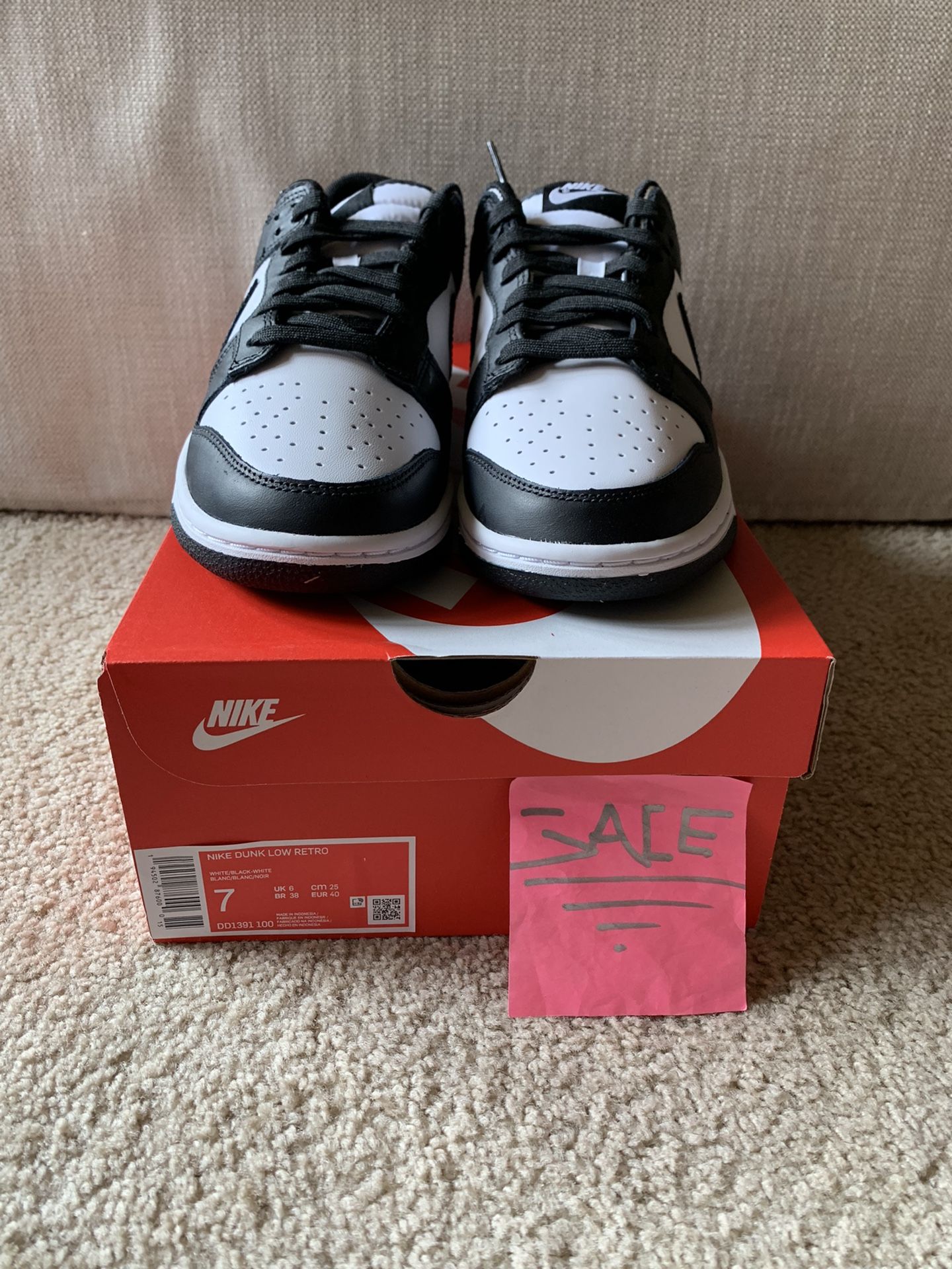 Nike dunk panda sizes 4.5Y 5.5Y 6.5Y 7w 8.5w 10w 10.5w display picture 1