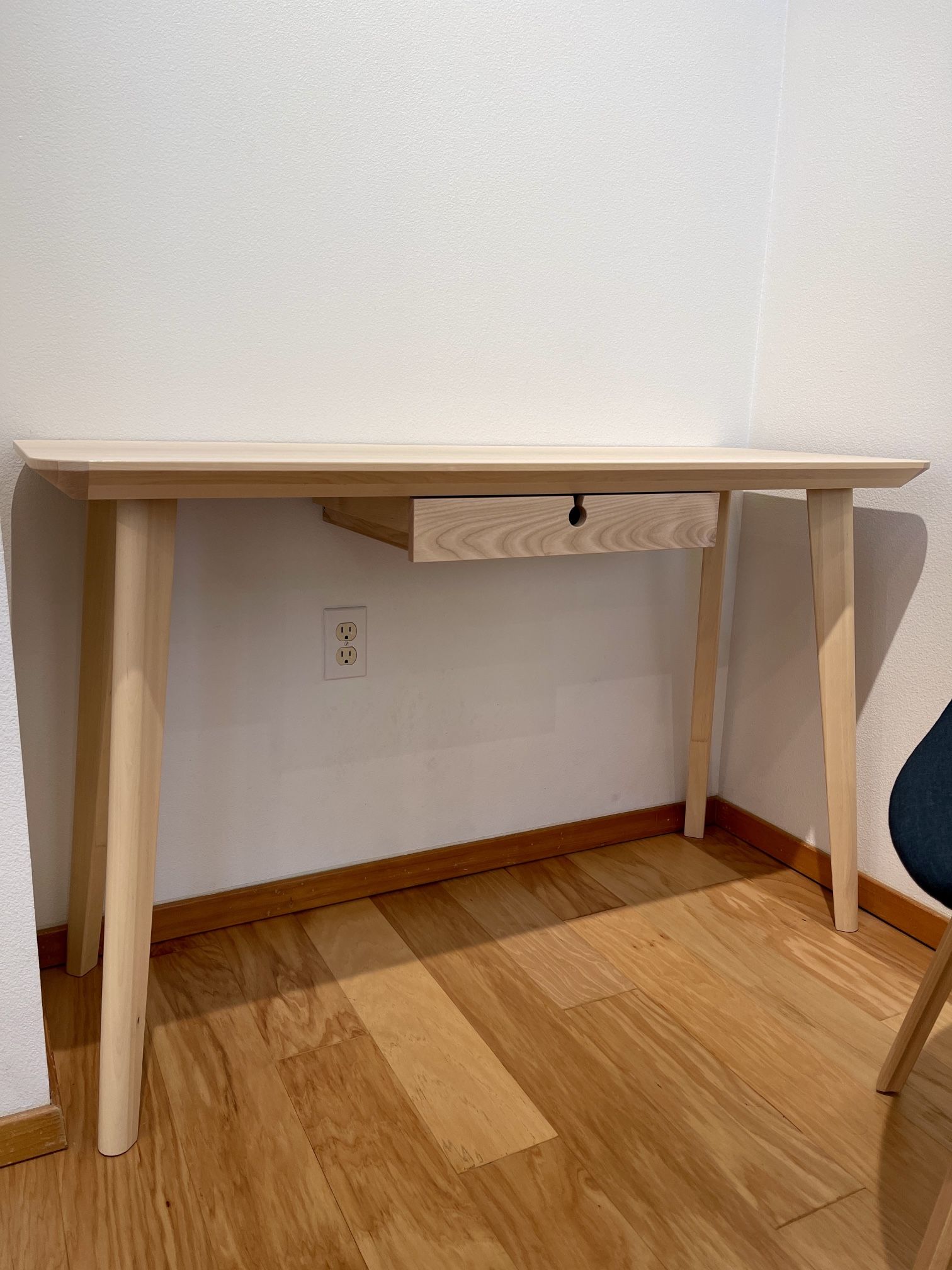 Ash Wood Desk (Like New)