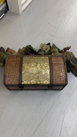 Decorative Vintage-Style Treasure Chest / Keepsake Box