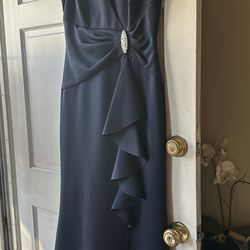 Beautiful Formal Dress With Slit In Navy Blue. Size 12 Petite 