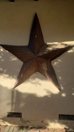BARN Star Xtra LARGE 69 Inchs