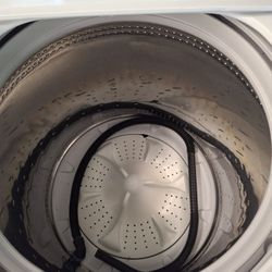 Nice Newer Whirlpool Heavy Duty Washer