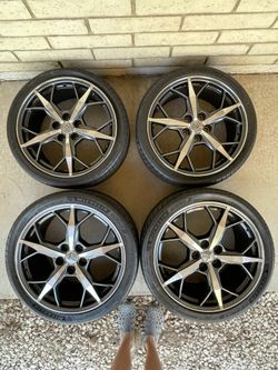C8 Corvette Trident Wheels and Tires CLEAN - OEM -  Stingray 2020-2026 Corvette
