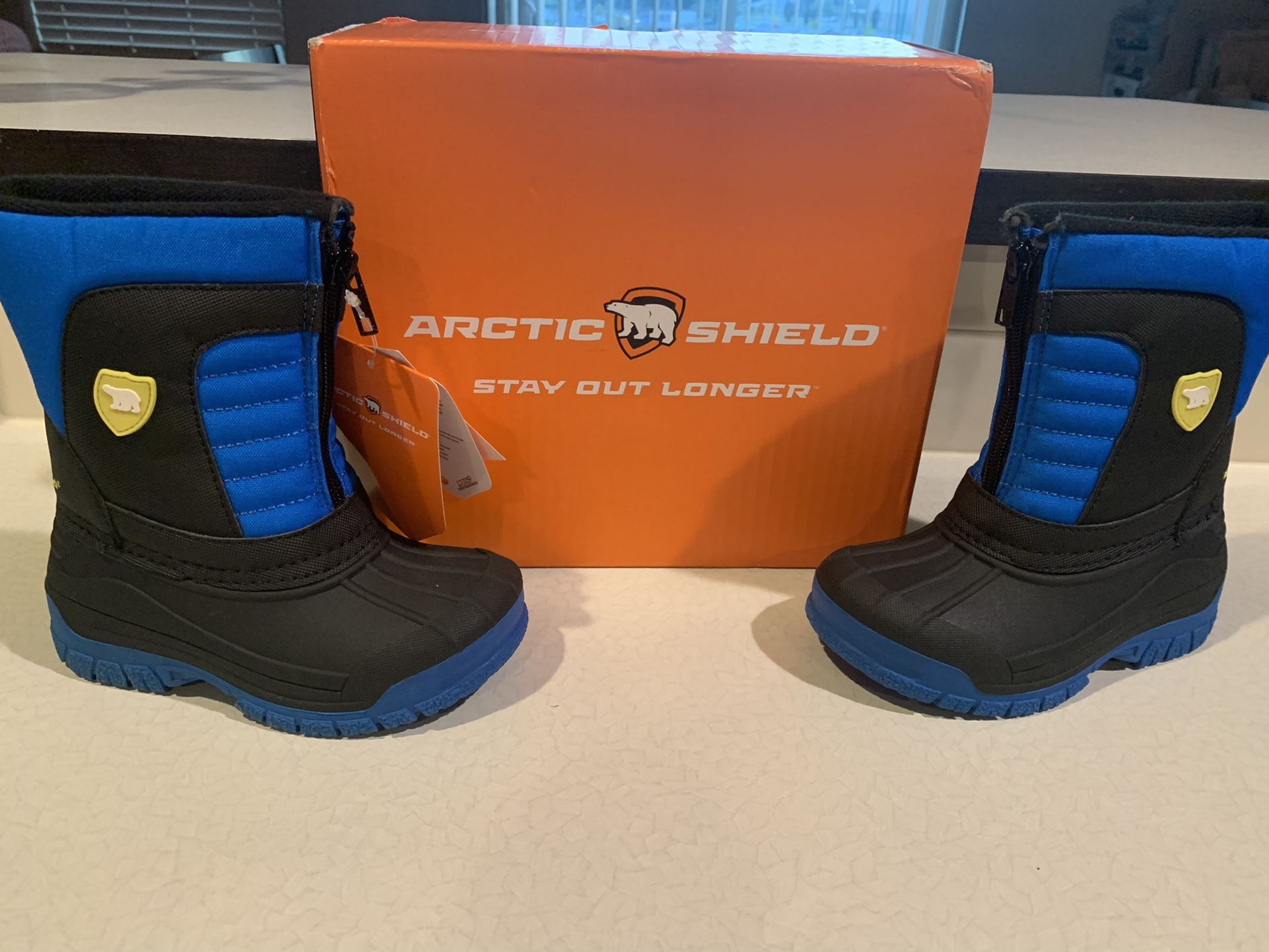 Snow Boots Size 9 Brand New