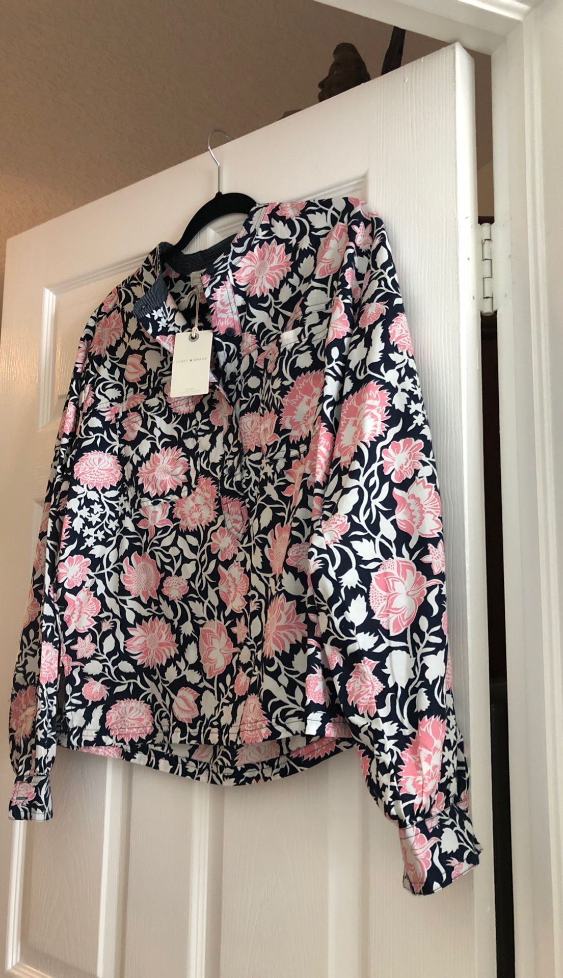 Lucky Brand shirt, women’s Medium size shirt, never worn