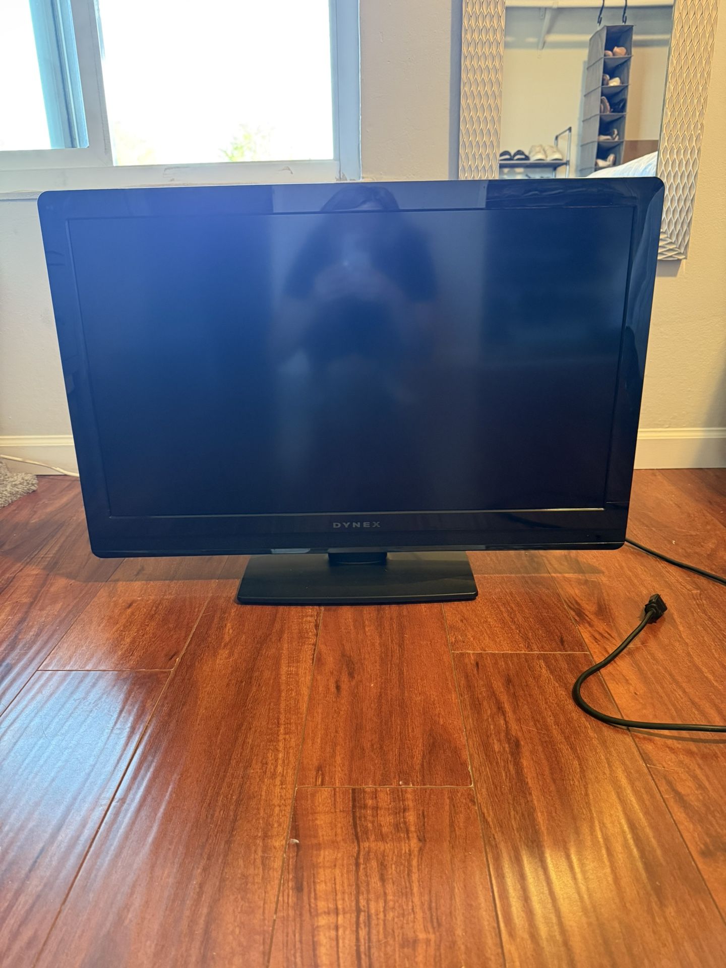 Dynex 32” TV