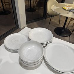 Dinnerware Set 