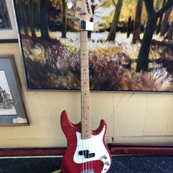 Red / White Peavey Fury Bass Guitar 