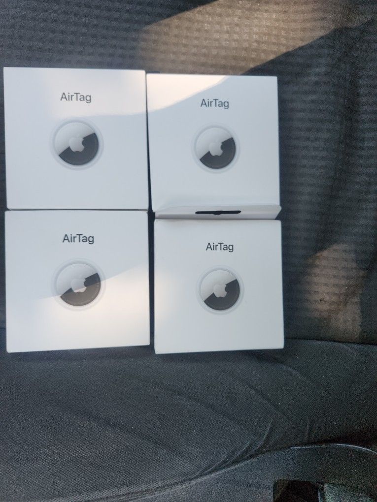 4 Apple Airtags