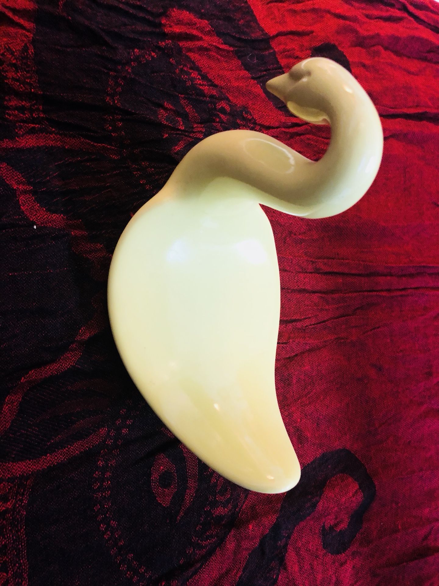 Vintage Vohann of California yellow towel holder