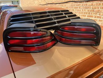 94-98 FORD MUSTANG Rear Tail Light Assembly 