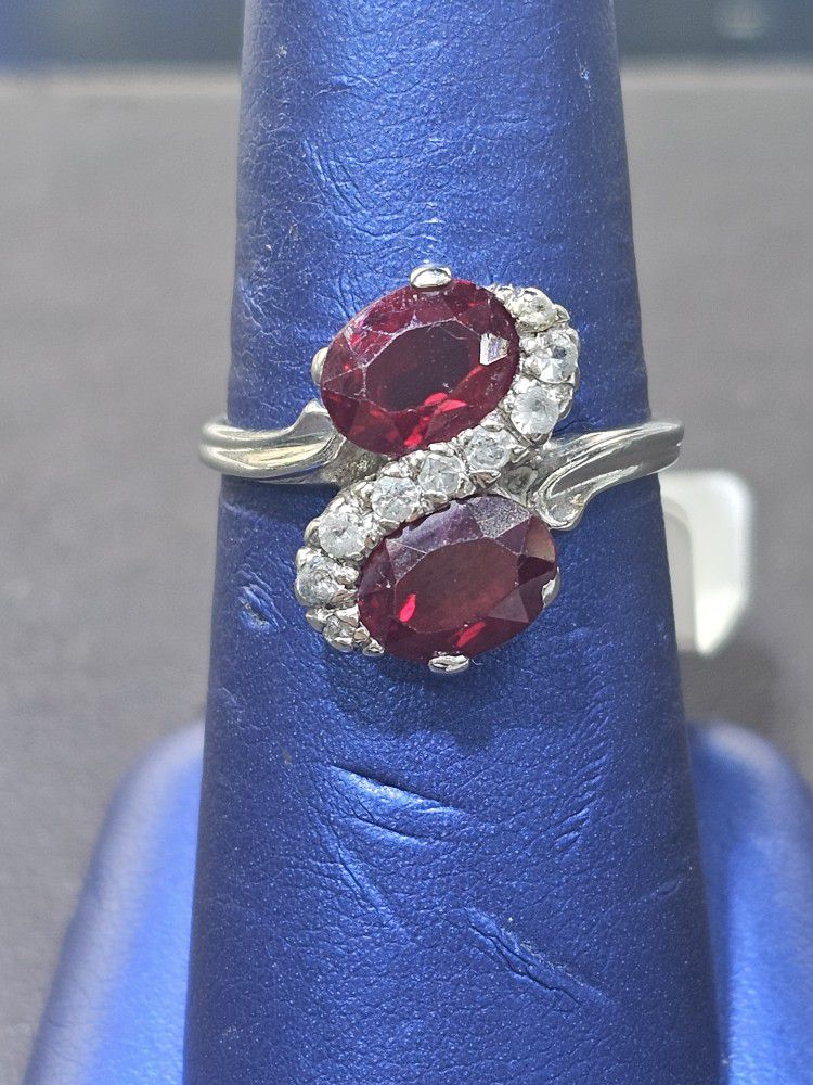 10kt WG Ring With Red And Clear Stones. (C-2) SIZE 8. ASK FOR RYAN.