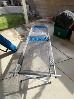 Bass Pro Shop Folding Camping Cot with Carry Bag