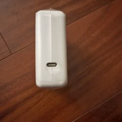 NEW 61W CHARGING BLOCK FOR APPLE (NO USB C CORD, ONLY WALL CHARGER!)