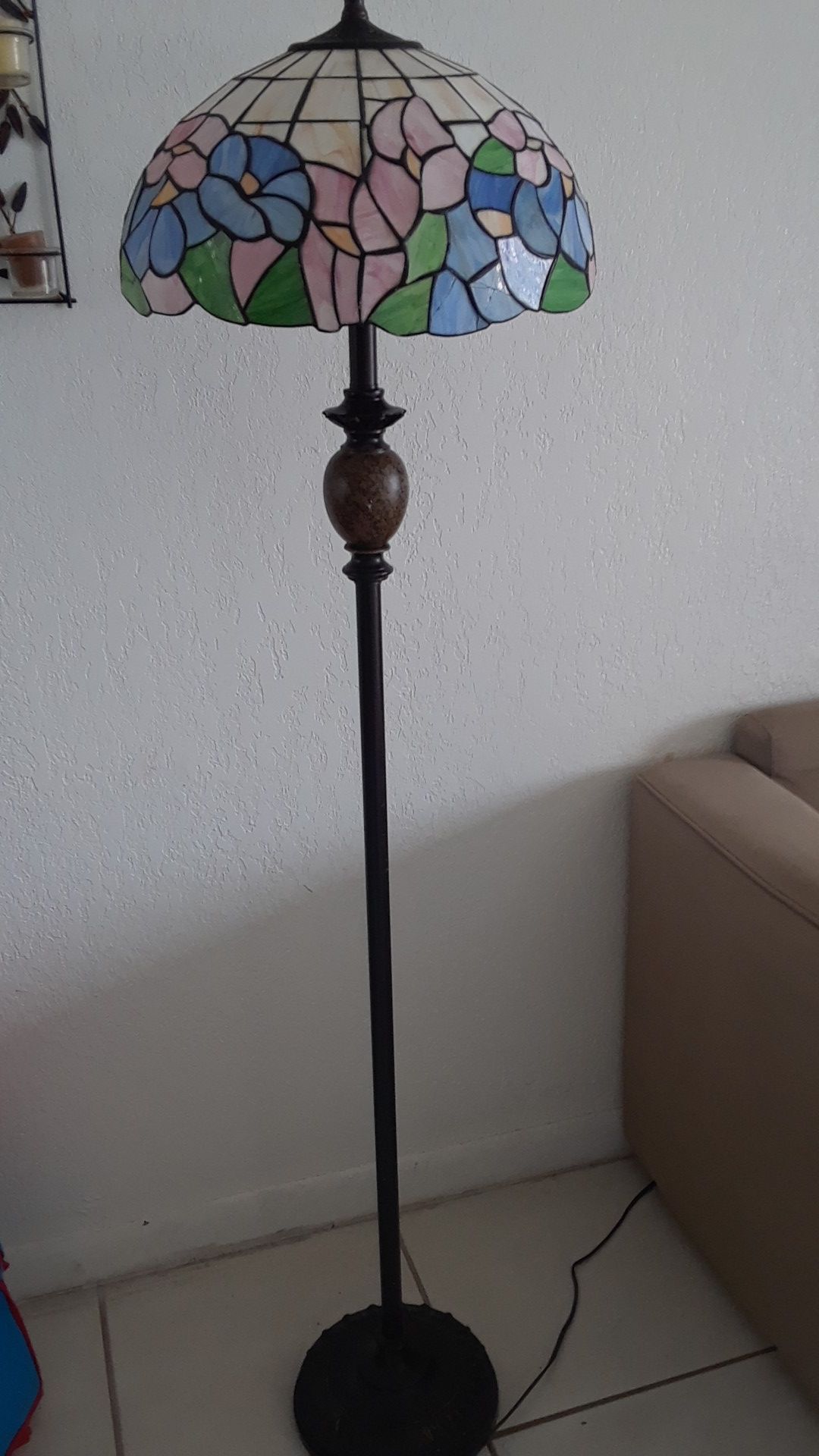 Floor lamp