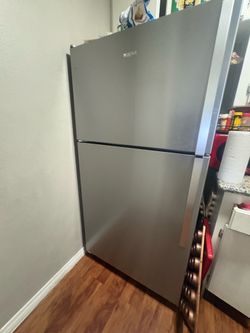 Like-New Whirlpool Stainless Steel Refrigerator – Top Freezer – Works Perfect!