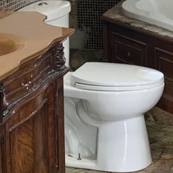 MOVING SALE!! Last Toilet Available, Newer Condition!!