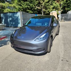 2023 Tesla Y Longe Range Awd