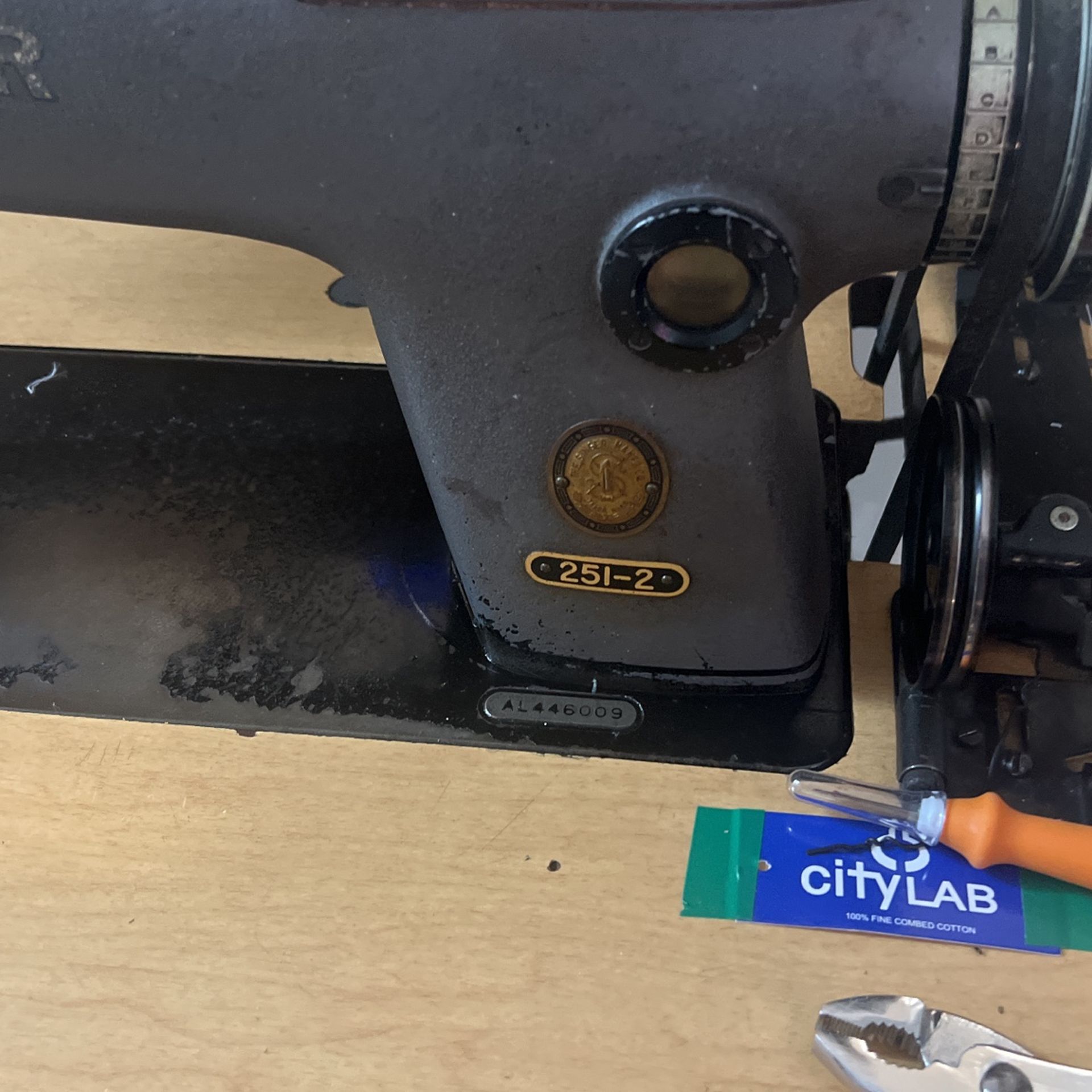 Sewing Machine Singer 251-2
