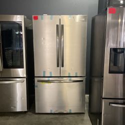 New Frigidaire Gallery Counter Depth Bottom Freezer Refrigerator‼️‼️