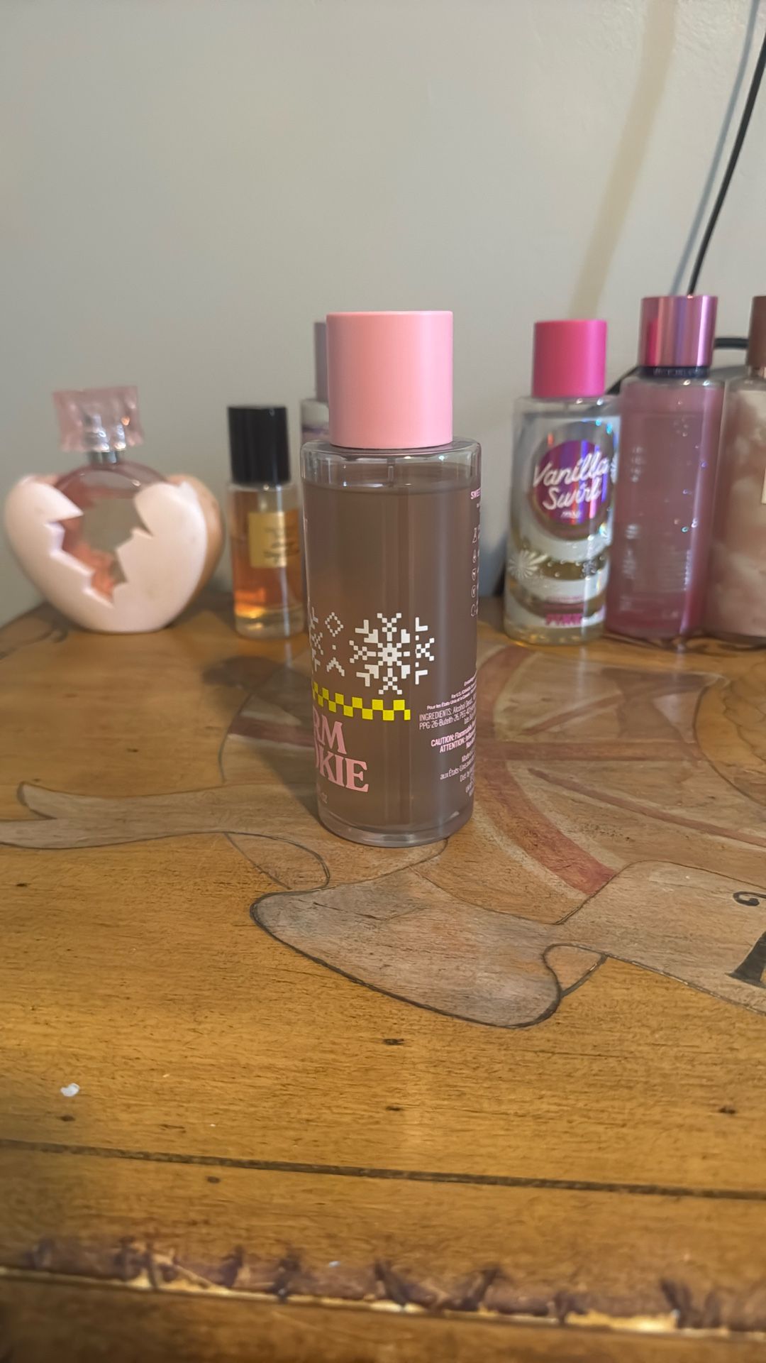 Warm cookie perfume