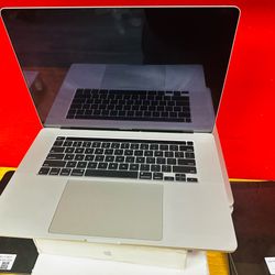 13 inch MacBook Air with Apple m3 chip