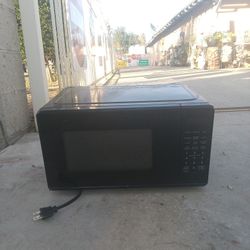 Like New Black Microwave 