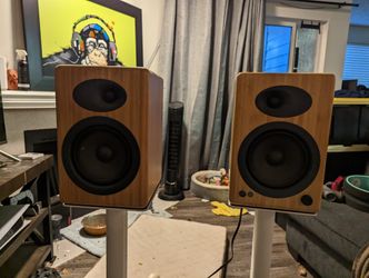 Audio engine 5+ With Stands