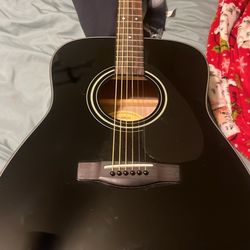 Yamaha F335 Guitar 6 String 