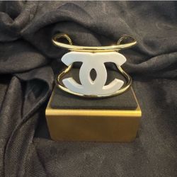 Channel Cuff Bracelet 