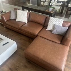 Sofa / Coach Sectional