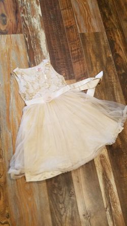 Beige dress with gold for girl .. 👱‍♀️👩👧💐🌻