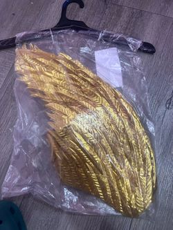Gold wings