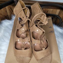 NWOT Indigo Rd Sandals 