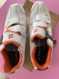 Pelotón Cycling Cleats