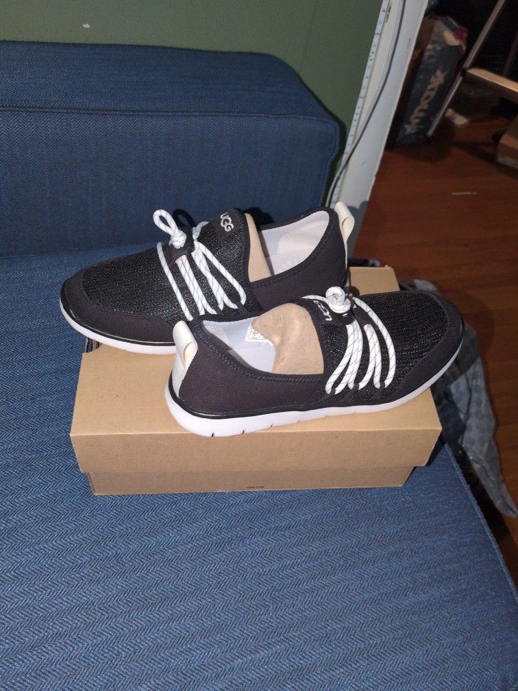 Used Once Ugg Slip On 