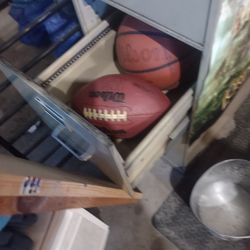 Footballs/ Basketballs