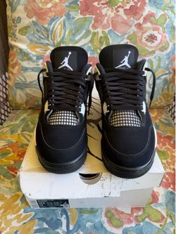 Jordan 4 white thunder