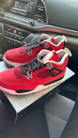 Jordan 4s