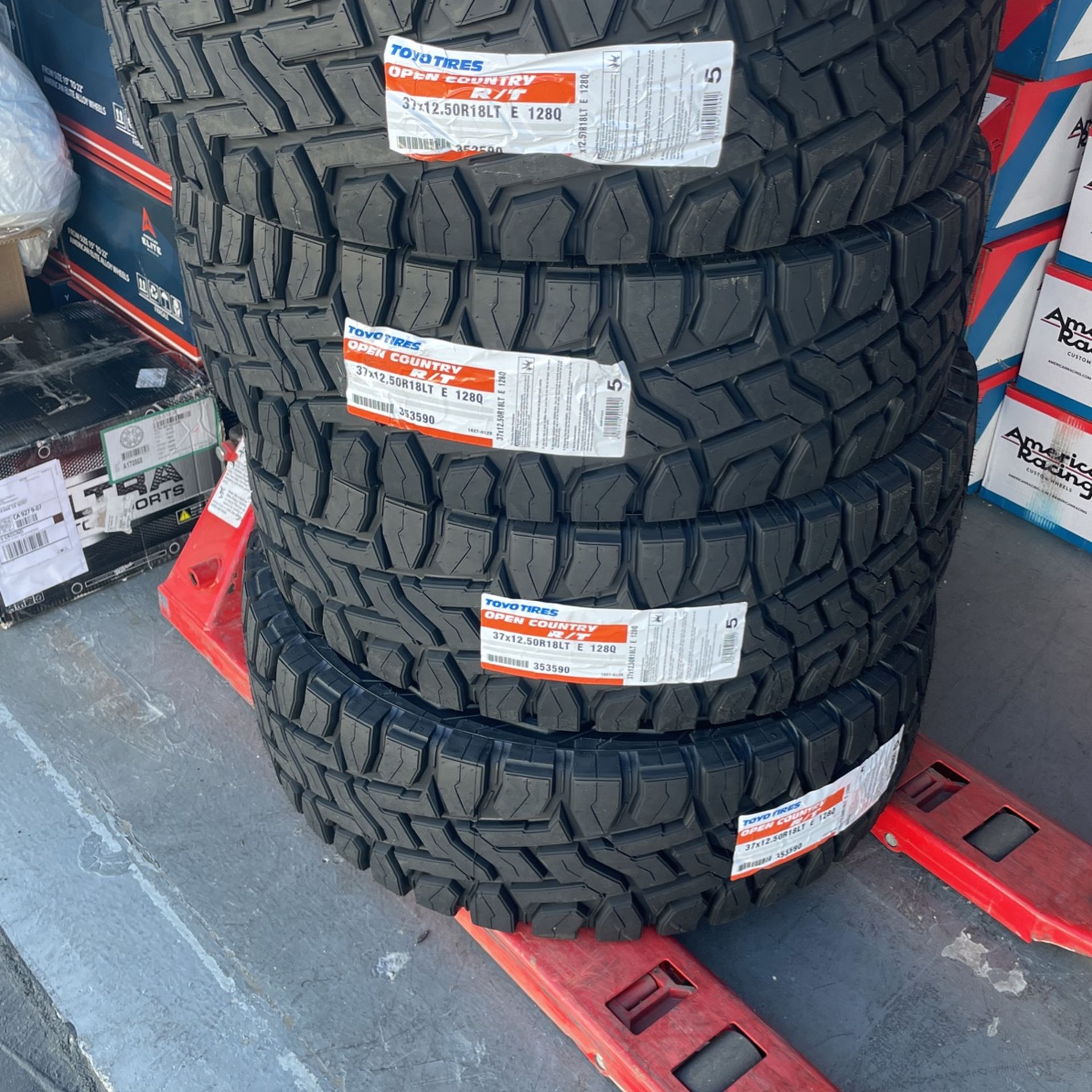 37x12.50/18 Toyo Open Country RT